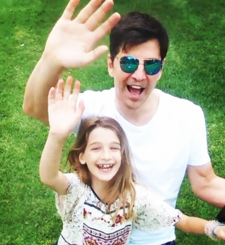 "Έκλεψε" τις εντυπώσεις για ακόμη μία φορά! Δείτε τη μεγάλη κόρη του Σάκη Ρουβά να κάνει water ski!