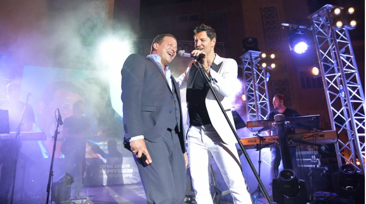 Χρύσανθος Τσουρούλλης: Το ντουέτο με τον Σάκη Ρουβά επί σκηνής στην παρουσίαση προγράμματος του ΣΙΓΜΑ! [εικόνες & βίντεο]