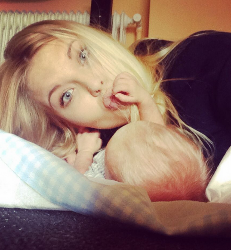 Ροζίτα Κεντάλα: Η πρώτη βόλτα με τον νεογέννητο γιο της!