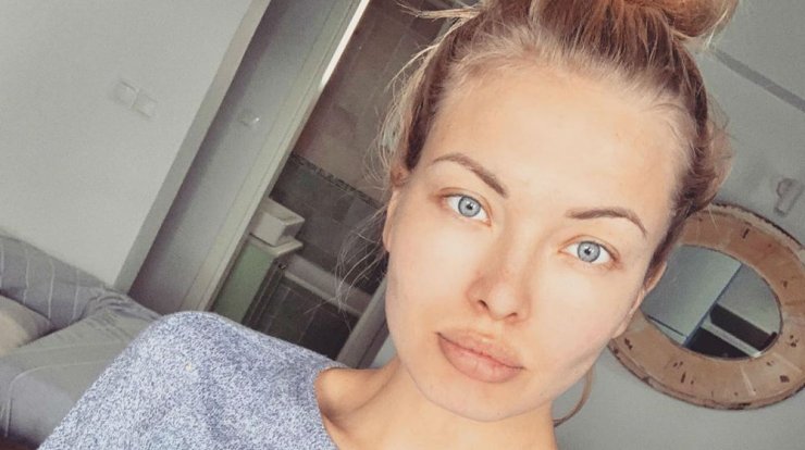 Ροζίτα Κεντάλα: Κάνει καραντίνα στη Σαντορίνη και δοκιμάζει το #pillowdress challenge! [εικόνες & βίντεο]