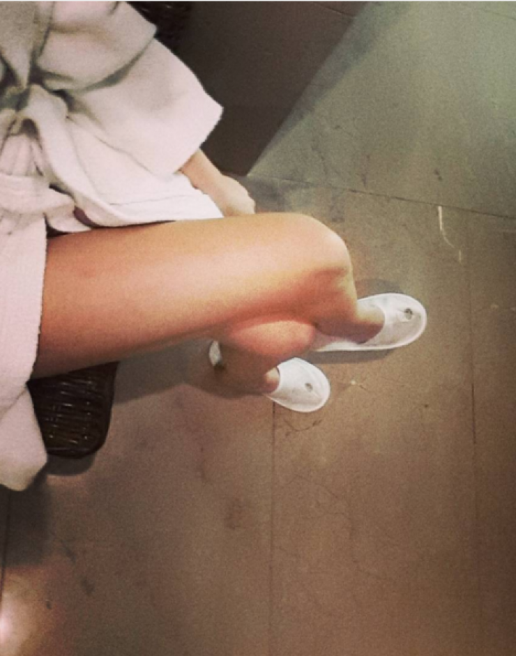 Επώνυμη Κύπρια αναστατώνει με τα καλλίγραμμα της πόδια πέντε μήνες μετά τη γέννηση του γιου της!