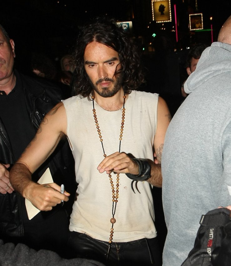 Russel Brand: «Είχα εννέα οργασμούς σε ένα απόγευμα»