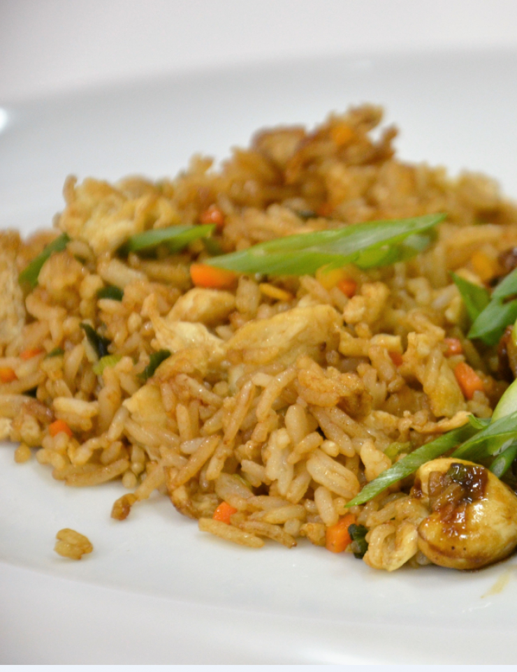 Παραδοσιακό κινέζικο τηγανιτό ρύζι με αυγό