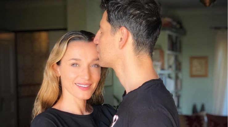 Σάκης Ρουβάς: Με αυτόν τον μοναδικό τρόπο ευχήθηκε στις γυναίκες της ζωής του [εικόνα]