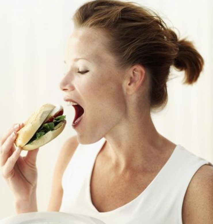 Πώς να γυμνάσεις το σαγόνι σου ώστε να χάσεις κιλά;