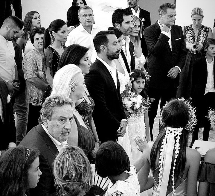 Τανιμανίδης – Μπόμπα: Το φιλί που αντάλλαξαν λίγα λεπτά πριν παντρευτούν!