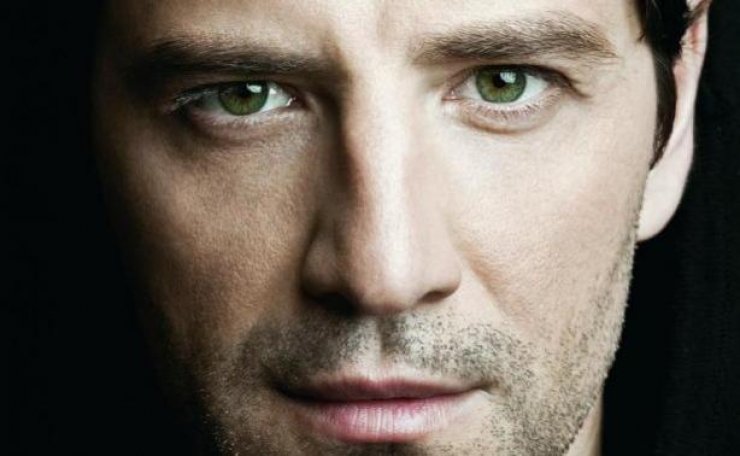 Ο Σάκης Ρουβάς γιορτάζει μαζί με την οικογένειά του την μέρα του εθελοντισμού [video]