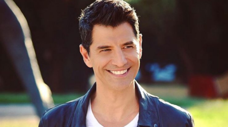 Σάκης Ρουβάς: Η έκπληξη που του ετοίμασε η οικογένεια του για τα γενέθλια του