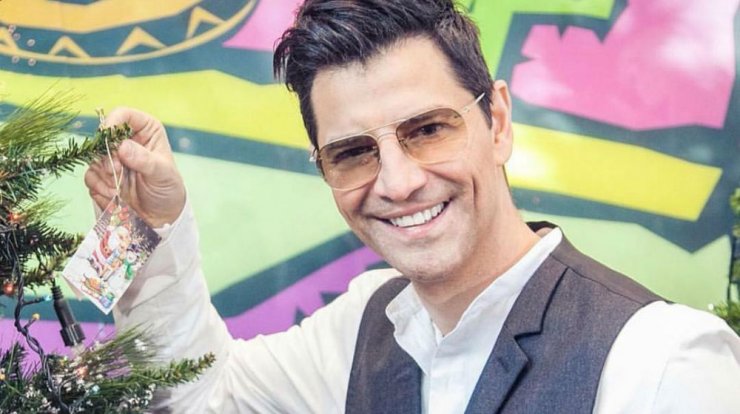 Σάκης Ρουβάς: Μπήκε στην κουζίνα μαζί με τα παιδιά του [εικόνα] 