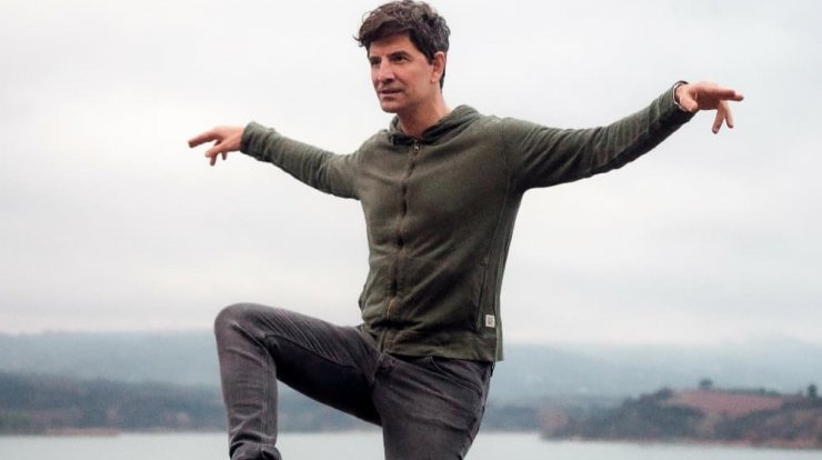 Ατρόμητος ο Σάκης Ρουβάς - Δείτε τι έκανε τον Δεκέμβριο και μας ξετρέλανε! [βίντεο]