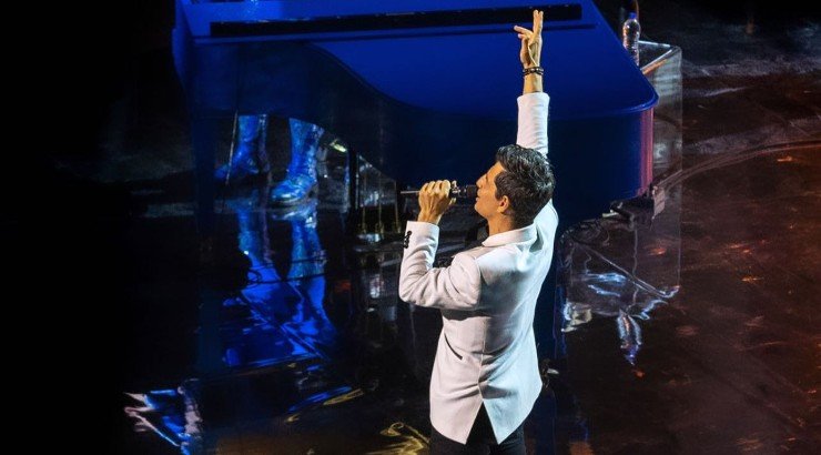 Σάκης Ρουβάς: Η selfie με την Bonnie Tyler και το τρυφερό στιγμιότυπο με τα παιδιά του στα παρασκήνια