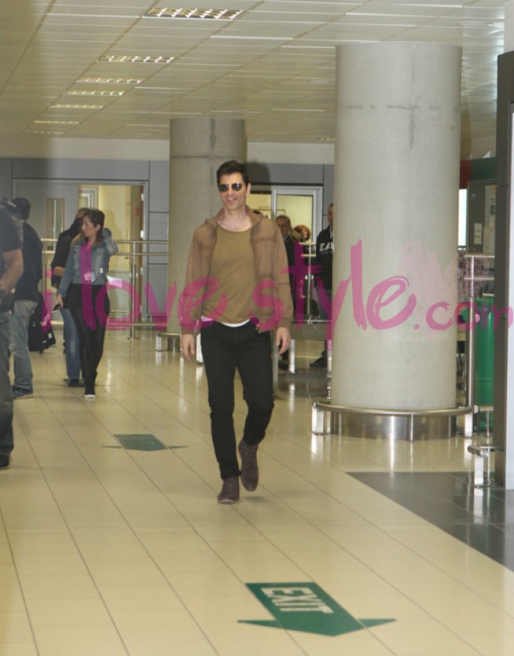 Σάκης Ρουβάς: Έφτασε στην Κύπρο για τα βραβεία “Madame Figaro Γυναίκες της Χρονιάς 2015”! [βίντεο]