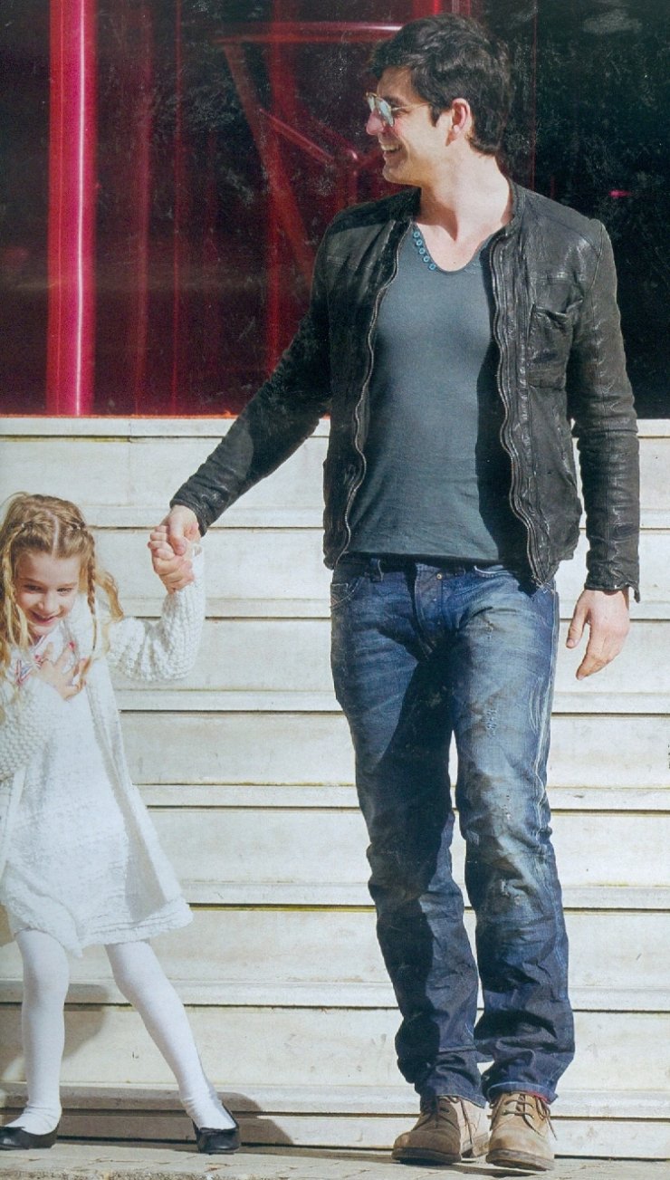  Η Αναστασία με τον μπαμπά Σάκη σε παιδικό party