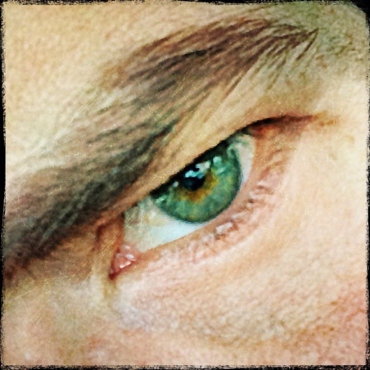 Ανέβασε το μάτι του στο twitter και μέσα σε λίγες ώρες είχε 1800 likes! 