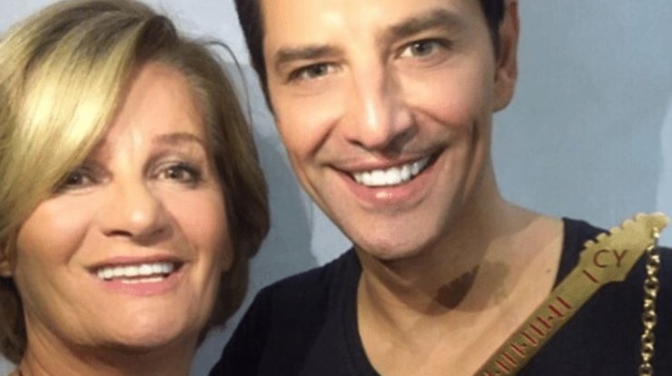 Σάκης Ρουβάς: “Θυμάμαι ότι η μητέρα μου είχε…” [βίντεο]