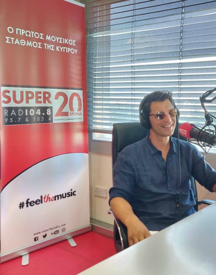 Ο Σάκης Ρουβάς στον Super FM!