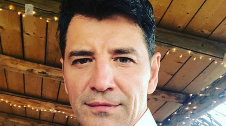 Σάκης Ρουβάς: Ποιoς επώνυμος Κύπριος του έκανε το τραπέζι 