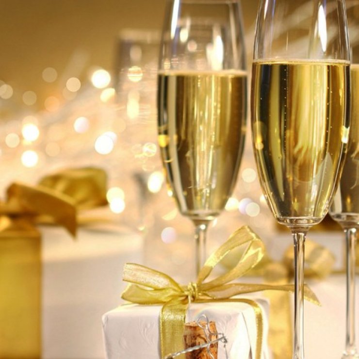 Τι να κάνετε τη σαμπάνια που περίσσεψε από το ρεβεγιόν