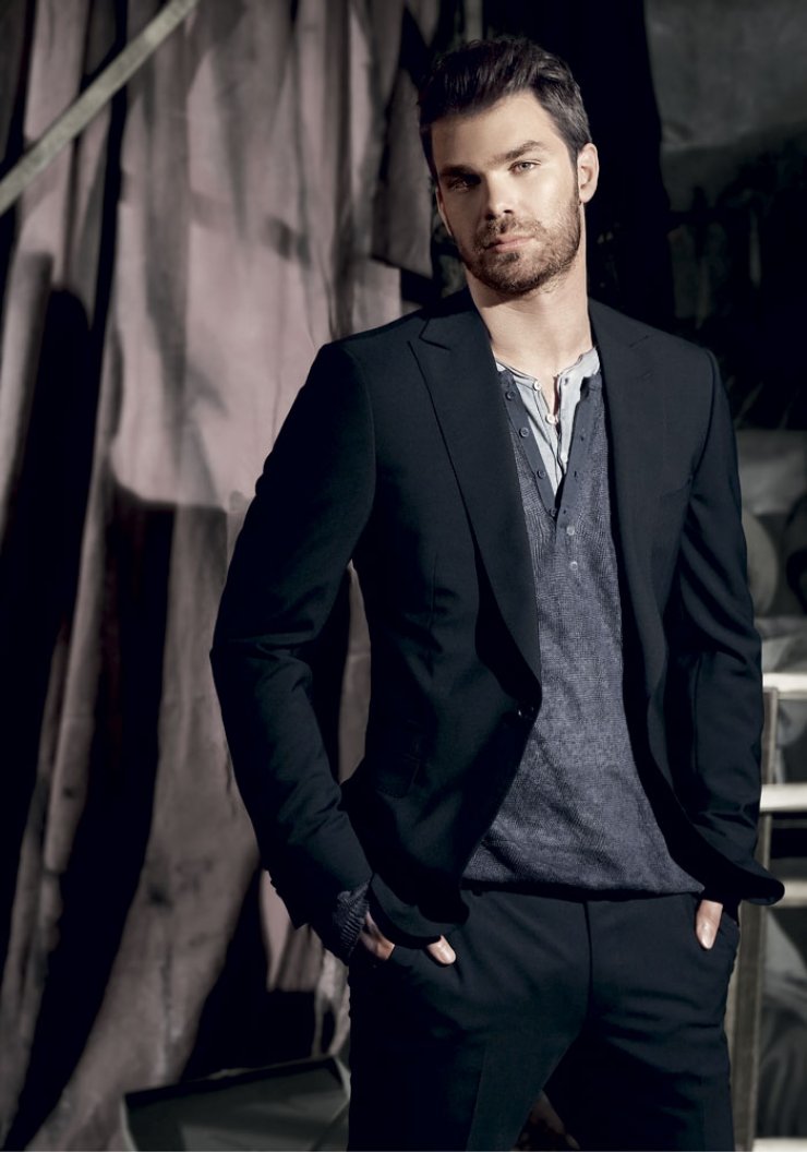 Γιώργος Σαμπάνης: Δείτε τη νέα κούκλα σύντροφό του!