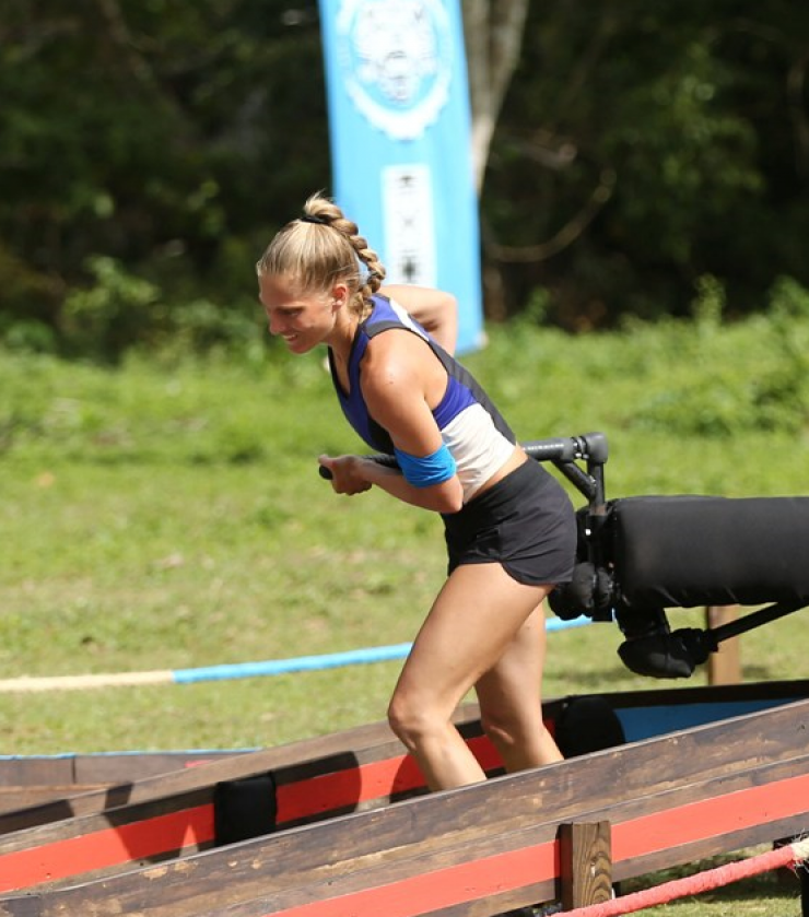 Δείτε τη Σάρα Εσκενάζυ από το Survivor να παίζει σε ελληνική σειρά πριν μερικούς μήνες!