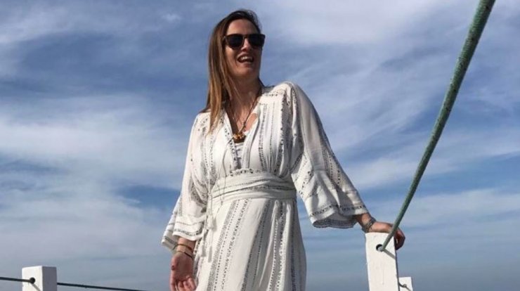 Look of the day: Το summery φόρεμα της Γωγώς Αλεξανδρινού  