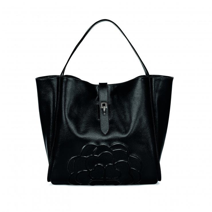 Folli Follie: Αξεσουάρ με έμπνευση τη Σαντορίνη 