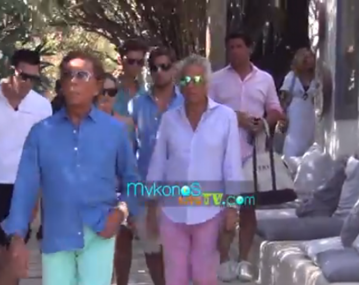 Ο διάσημος σχεδιαστής μόδας Valentino στη Μυκονο!