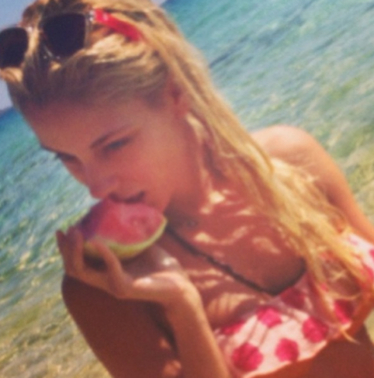 Δούκισσα Νομικού και Ελένη Μενεγάκη με το ίδιο μαγιό