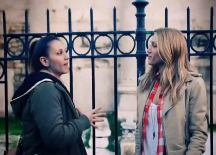 Η Στέλλα Καλλή έδωσε συνέντευξη απαντώντας κυπριακά στην Ελλάδα [βίντεο]