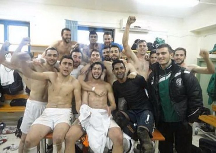 Νίκος Καρβέλας: ΄