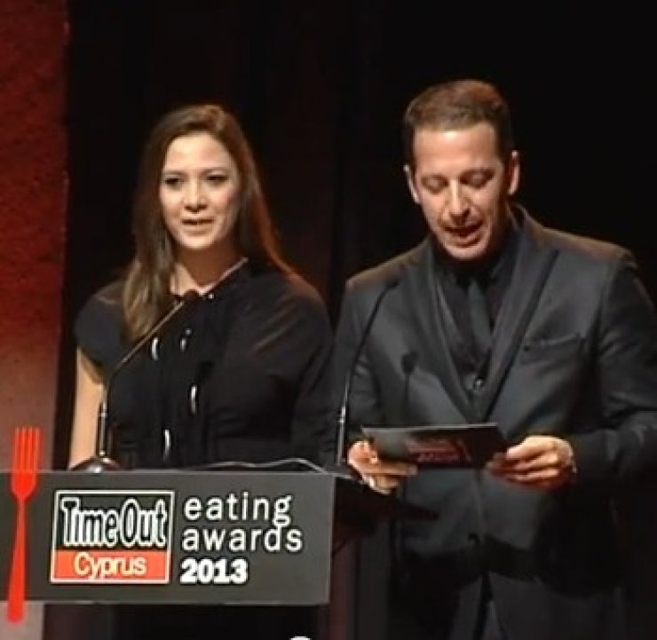 Αιμιλία Κενεβέζου-Χρύσανθος Τσουρούλλης: Ξανά μαζί στη σκηνή των Time Out Eating Awards [video]