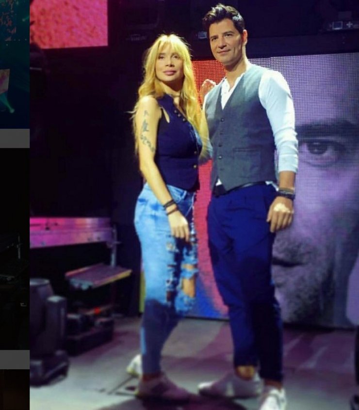 Tρομερός καυγάς μεταξύ του Σάκη Ρουβά και της Πάολα στο Κέντρο Αθηνών μπροστά στα μάτια των υπαλλήλων!