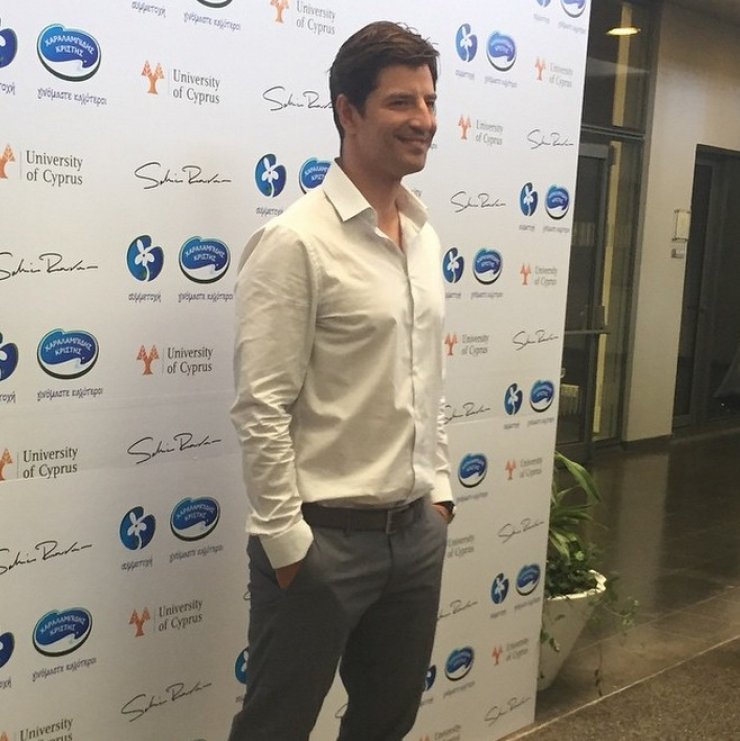 Στην Κύπρο ο Σάκης Ρουβάς [εικόνες + βίντεο]