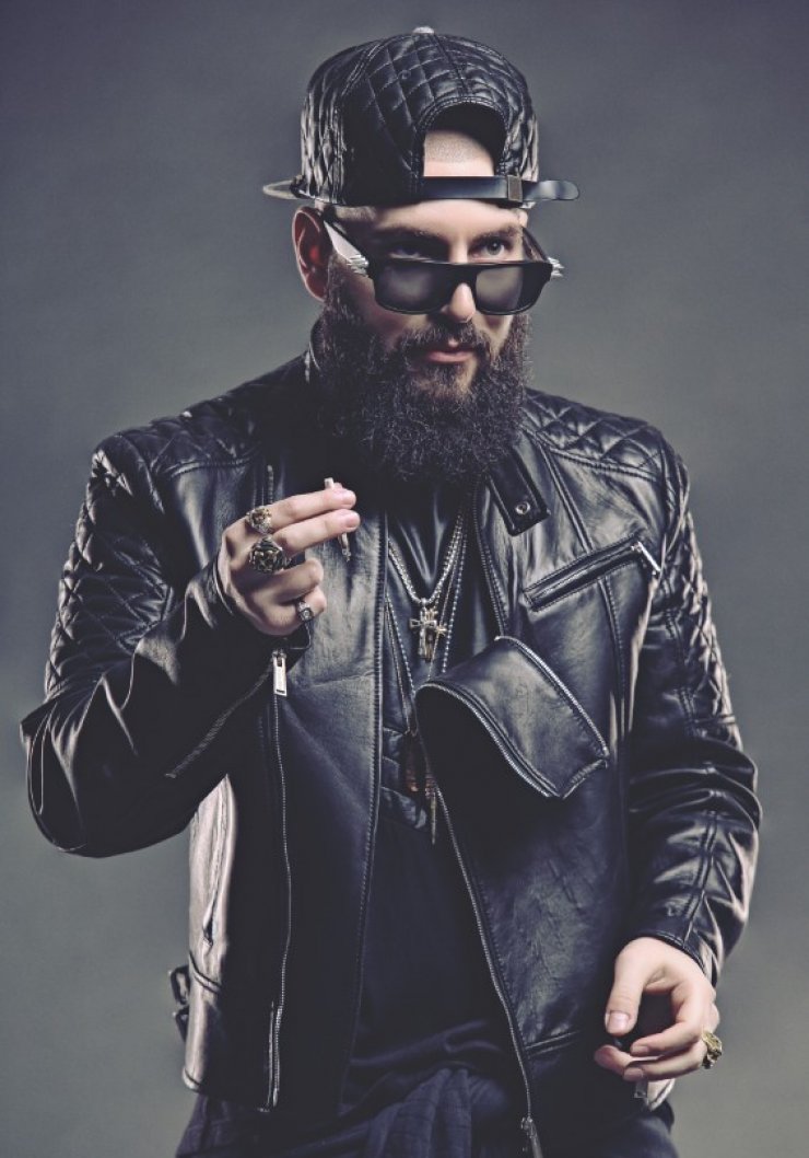 A.M. SNiPER: Ποιος είναι ο Κύπριος με τα εκατομμύρια views στο Youtube;