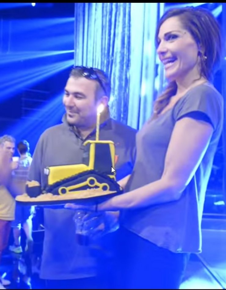 "The Voice": Τα γενέθλια του Ρέμου και η τούρτα έπληξη [βίντεο]