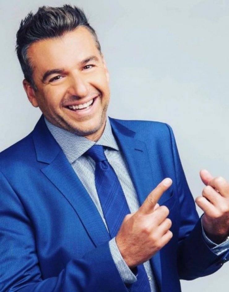 Η μελαχρινή που μπαινοβγαίνει στο σπίτι του Γιώργου Λιάγκα και τι είπαν άνθρωποι της γειτονιάς