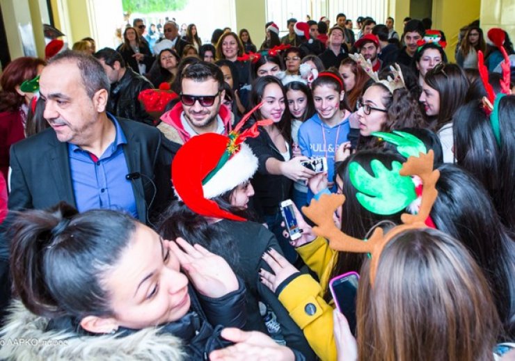 Γιάννης Πλούταρχος: Η επίσκεψη σε σχολείο της Πάφου [video]