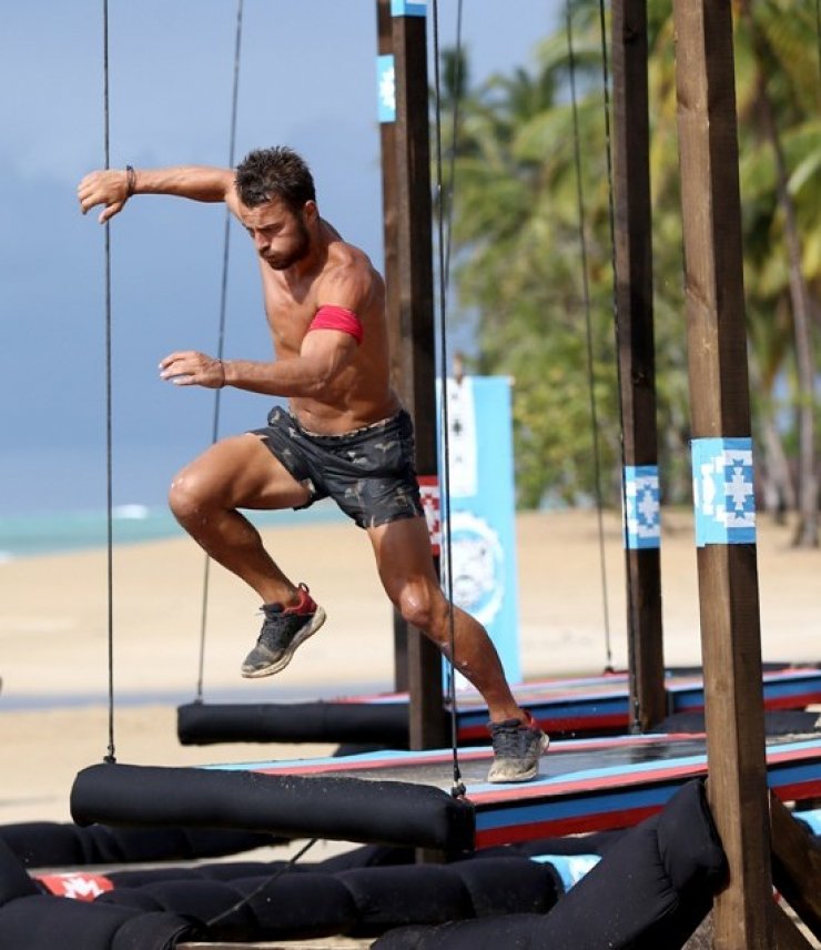 Τι συμβαίνει τελικά; Συγγενείς του Ντάνου αποκάλυψαν ότι η μητέρα του δεν αντιμετωπίζει πρόβλημα υγείας