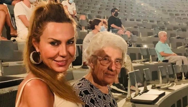 Στέλλα Γεωργιάδου: Η μαμά της έχει γενέθλια και δημοσίευσε όμορφες φωτογραφίες τους