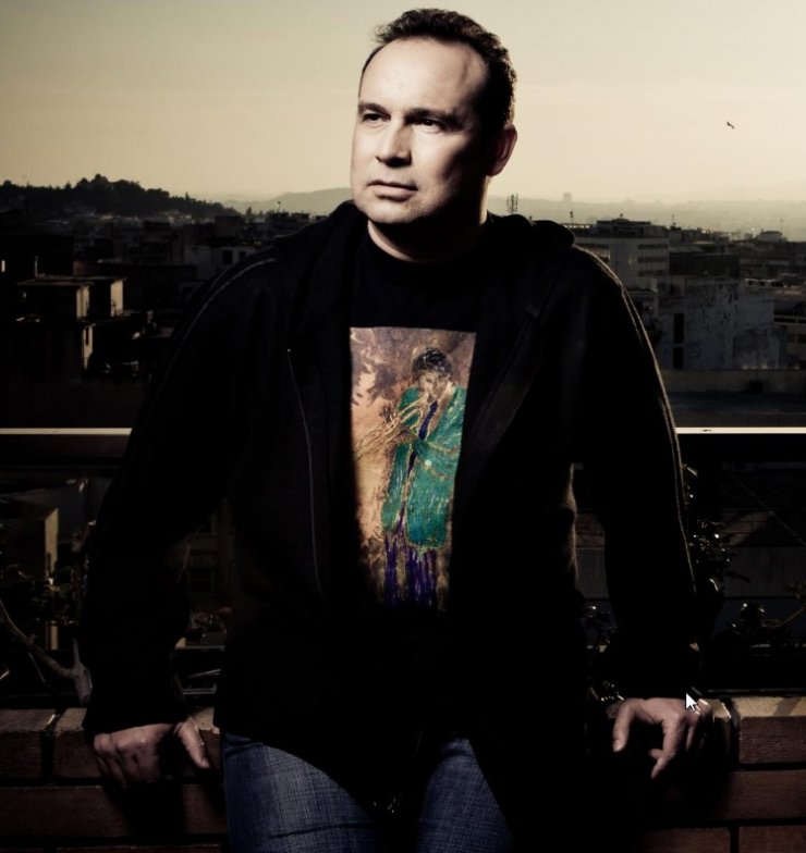 Αποκλειστικό: Ακούστε το τραγούδι της σειράς "Λόγια του αέρα" που ερμηνεύει ο Κώστας Μακεδόνας