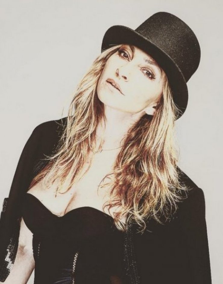 Ρούλα Ρέβη: H πρώτη φωτογραφία μετά την γέννηση των παιδιών της!