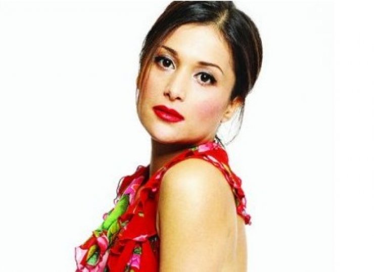 H κόρη του Κύπρου Χρυσοστομίδη συγκινεί το θεατρόφιλο κοινό του Λονδίνου