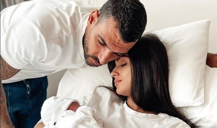 Άντρεα Κυριάκου: Αυτό το άτομο βρισκόταν μαζί της κατά τη διάρκεια του τοκετού εκτός από τον σύζυγό της