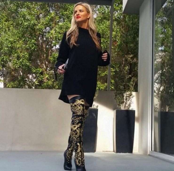 Έφη Παπαιωάννου: Στα χιόνια αγκαλιά με τις δίδυμες κόρες της[εικόνα]