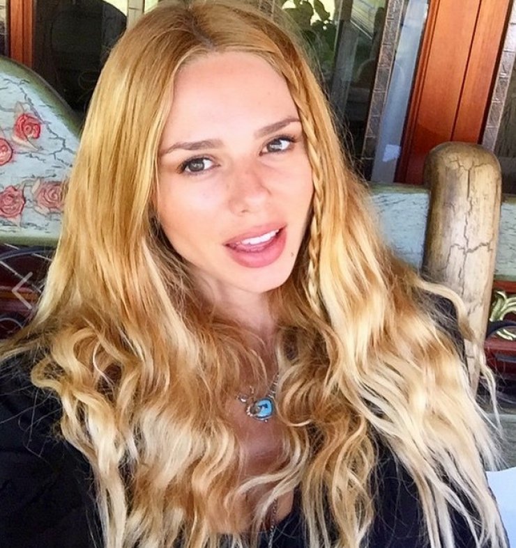 Η απίστευτη αλλαγή στα μαλλιά της Έβελυν Καζαντζόγλου