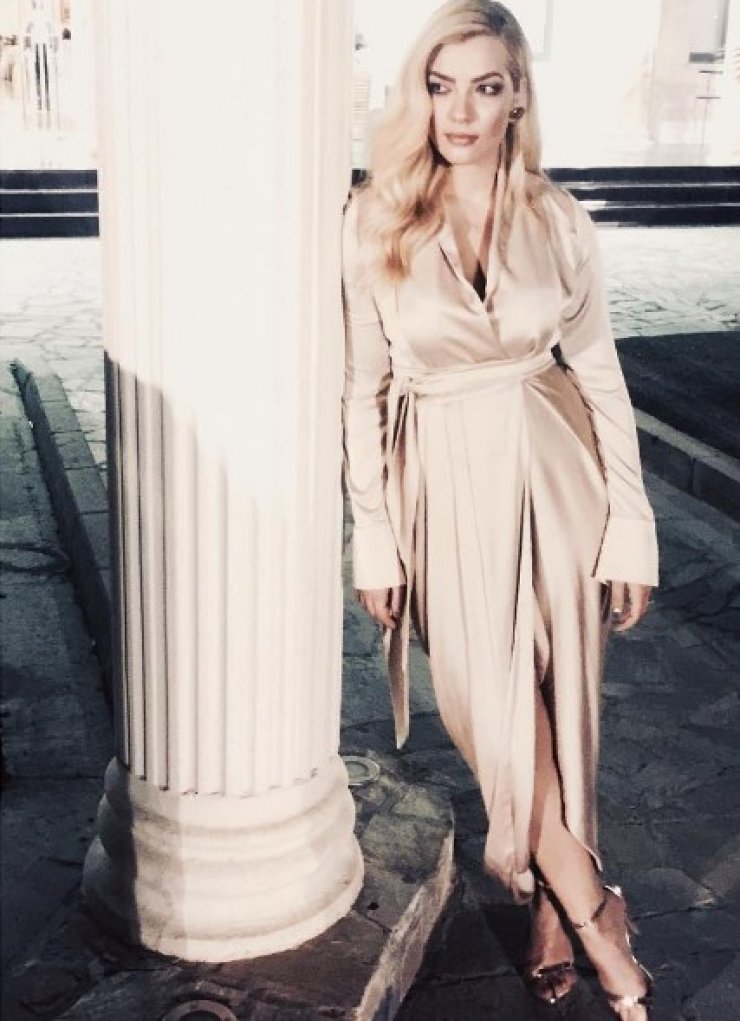 Άντρη Καραντώνη: Δείτε το χαριτωμένο μπλουζάκι που φόρεσε της κόρης της