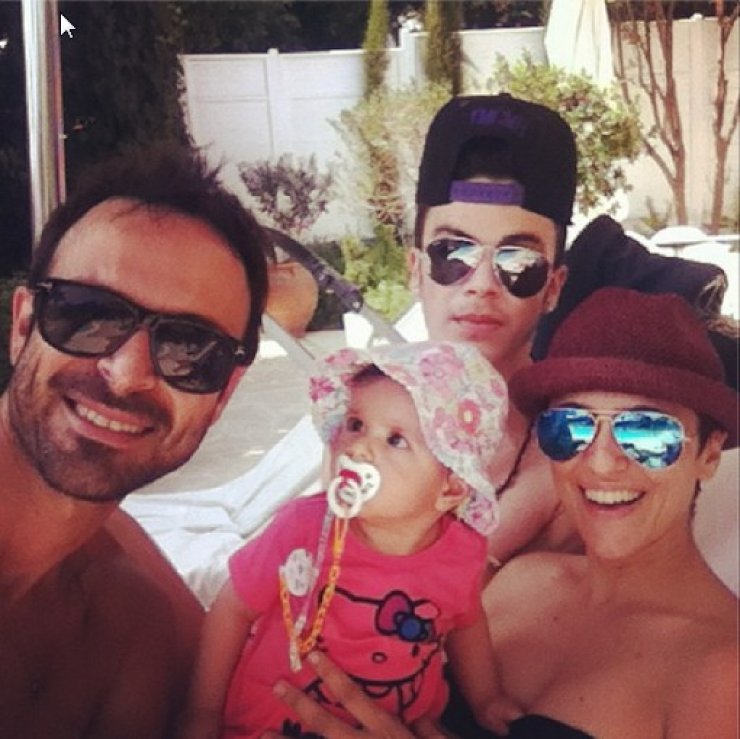 Ο Κωνσταντίνος Χριστοφόρου σε τρυφερές στιγμές με την οικογένειά του!