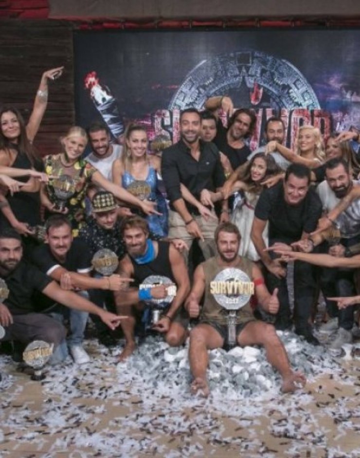 Παίκτης του "Survivor 1" ανεβαίνει τα σκαλιά της εκκλησίας!