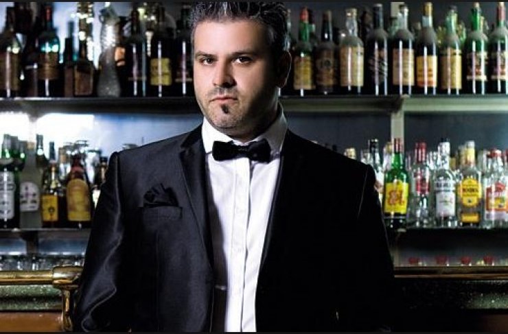 Λούης Πατσαλίδης: Είναι ο παρουσιαστής στις πρόβες του τηλεπαιχνιδιού του ΣΙΓΜΑ