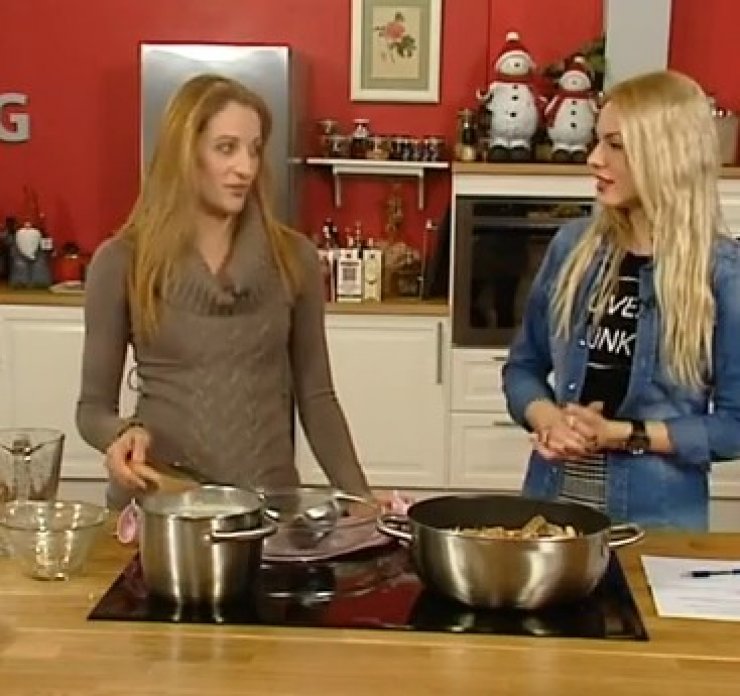 Φτιάχνουμε με την Έλενα Διαμαντίδου χριστουγεννιάτικο κοτόπουλο [video]